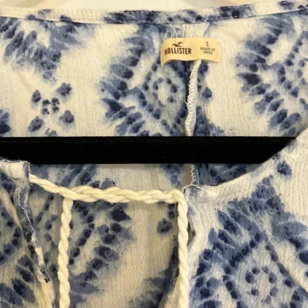 💙 Hollister Blue White Boho Peasant Top Long Sleeve Tie Front Festival Blouse - Picture 3 of 4